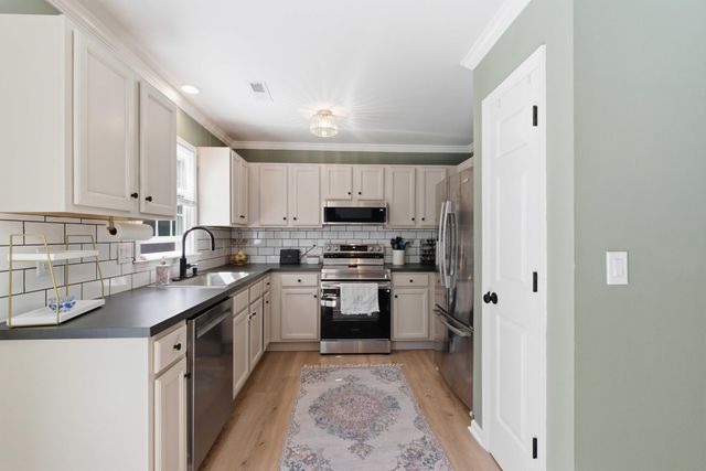 105 Wainwright Manor, Summerville, SC 29485