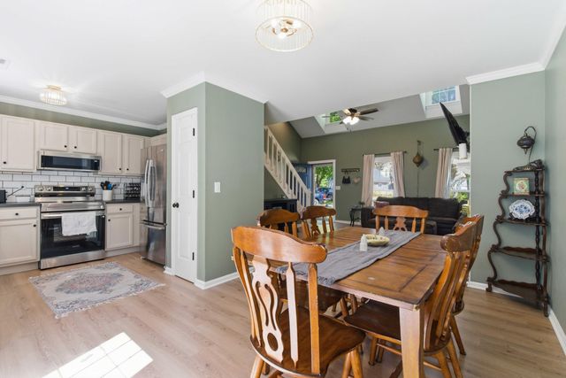 105 Wainwright Manor, Summerville, SC 29485