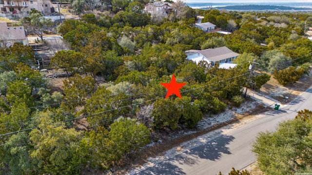 1135 Spitz Kegel View Drive, Canyon Lake, TX 78133