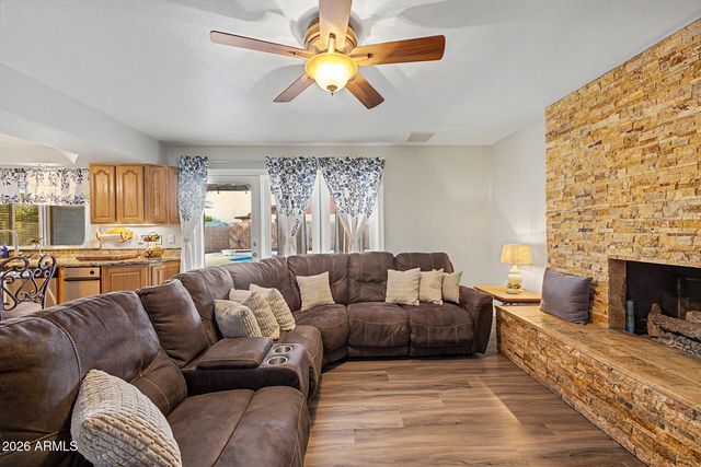 4966 W ONYX Avenue, Glendale, AZ 85302