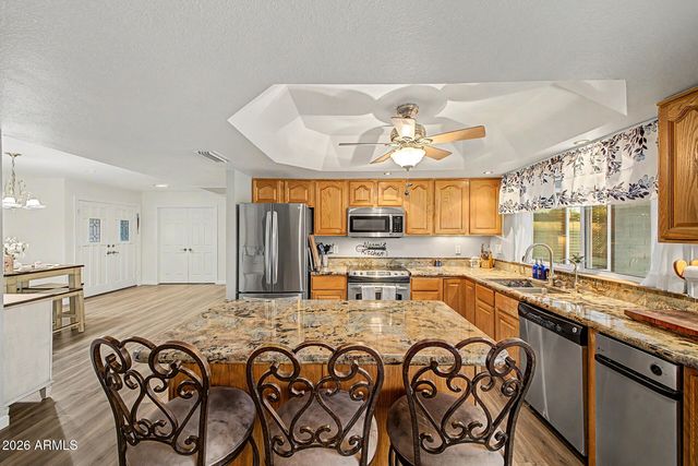 4966 W ONYX Avenue, Glendale, AZ 85302