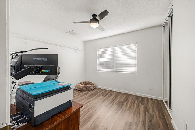 4966 W ONYX Avenue, Glendale, AZ 85302