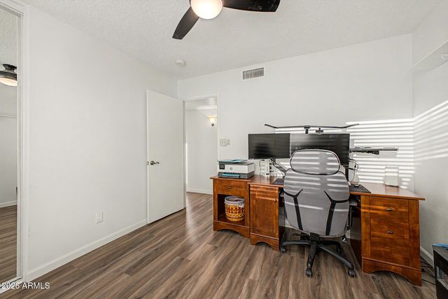 4966 W ONYX Avenue, Glendale, AZ 85302