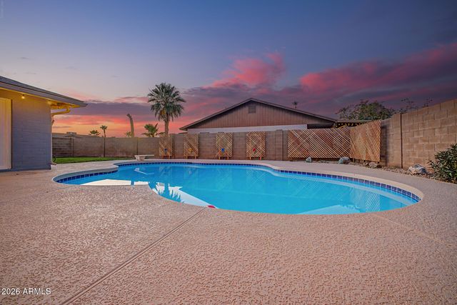 4966 W ONYX Avenue, Glendale, AZ 85302