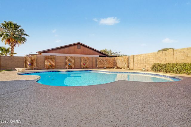 4966 W ONYX Avenue, Glendale, AZ 85302