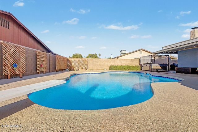 4966 W ONYX Avenue, Glendale, AZ 85302