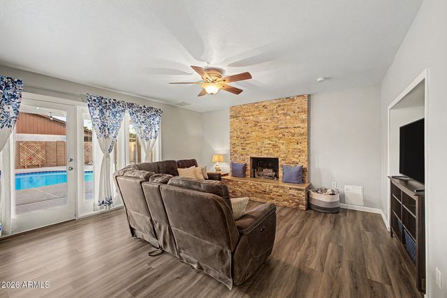4966 W ONYX Avenue, Glendale, AZ 85302
