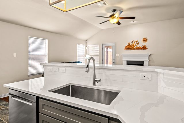1609 Desperado Road, Fort Worth, TX 76131