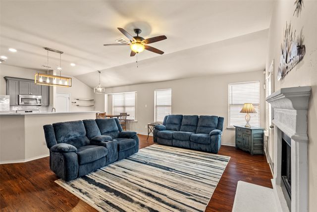 1609 Desperado Road, Fort Worth, TX 76131