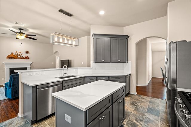 1609 Desperado Road, Fort Worth, TX 76131