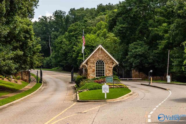 10 South Ridge, Huntsville, AL 35802