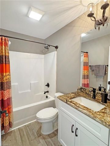 114 Brooke Ridge Drive, Thomasville, NC 27360