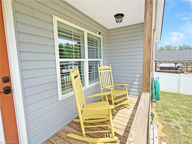 114 Brooke Ridge Drive, Thomasville, NC 27360