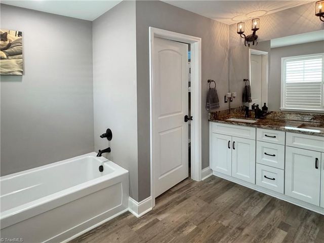 114 Brooke Ridge Drive, Thomasville, NC 27360