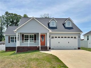 114 Brooke Ridge Drive, Thomasville, NC 27360