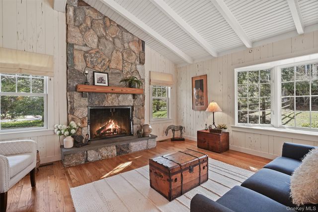 12 N Lake Circle, South Salem, NY 10590