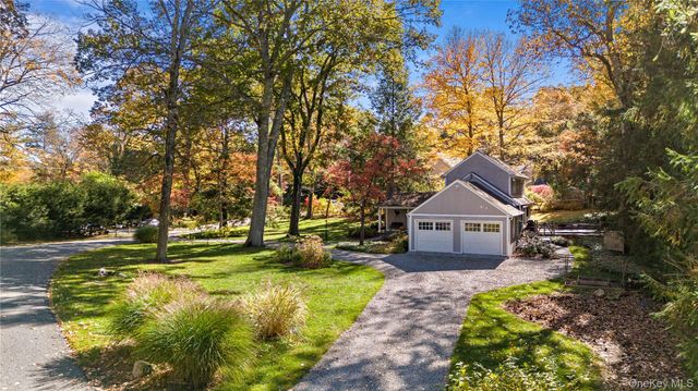 12 N Lake Circle, South Salem, NY 10590