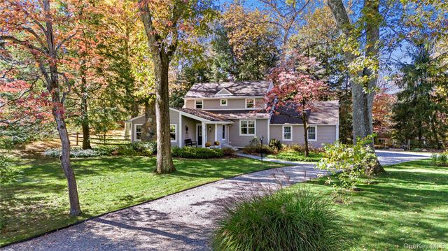 12 N Lake Circle, South Salem, NY 10590