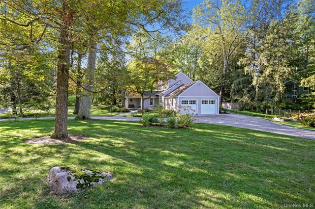 12 N Lake Circle, South Salem, NY 10590