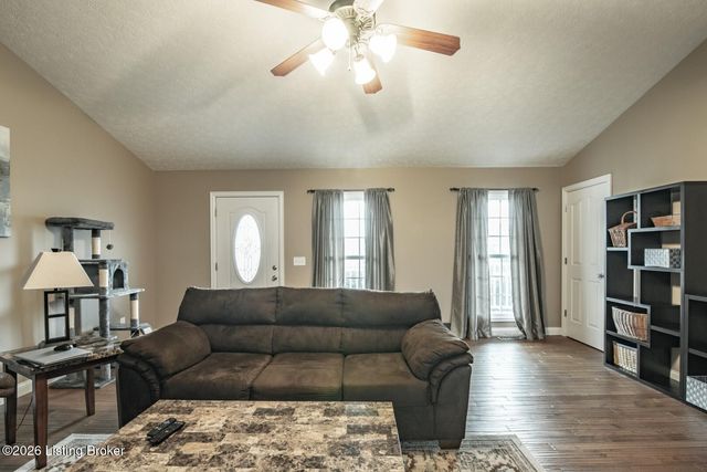 16 Sarah Ct, Rineyville, KY 40162