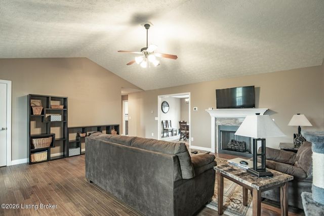 16 Sarah Ct, Rineyville, KY 40162