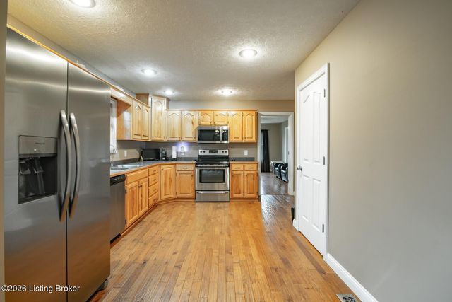 16 Sarah Ct, Rineyville, KY 40162