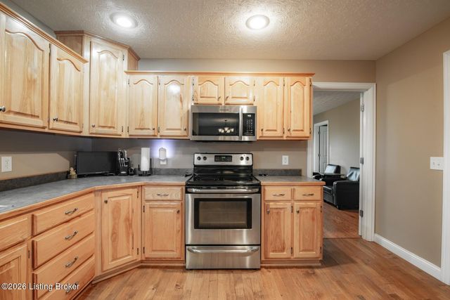 16 Sarah Ct, Rineyville, KY 40162