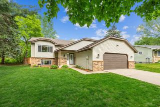 7821 74th Street S, Cottage Grove, MN 55016