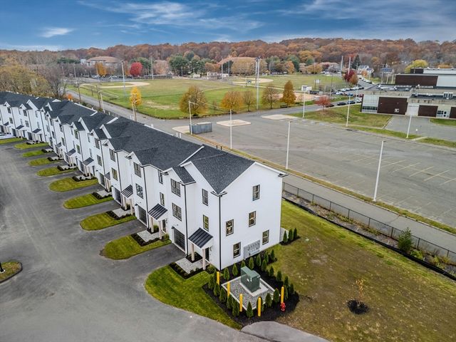 32 Birch Brook Landing 11, Lynn, MA 01905