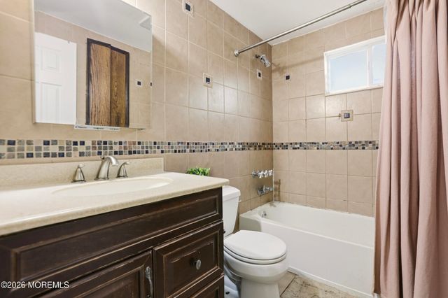 13 Fordham Road, Jackson, NJ 08527