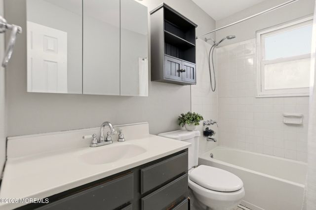 13 Fordham Road, Jackson, NJ 08527