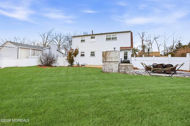 13 Fordham Road, Jackson, NJ 08527