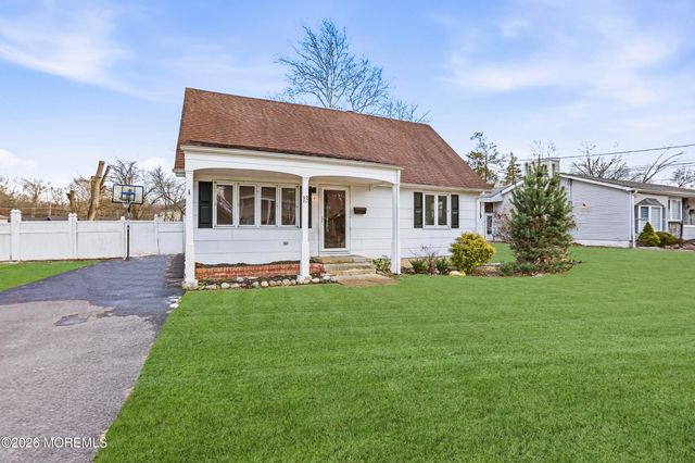 13 Fordham Road, Jackson, NJ 08527