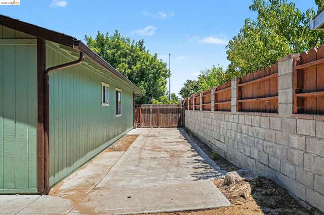4241 Salgado Ave, Oakley, CA 94561
