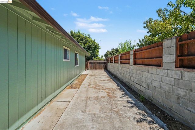 4241 Salgado Ave, Oakley, CA 94561