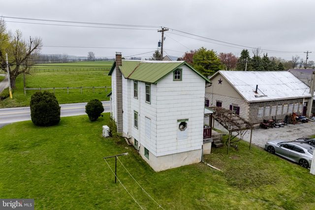 5242 OLD PHILADELPHIA PIKE, Kinzers, PA 17535