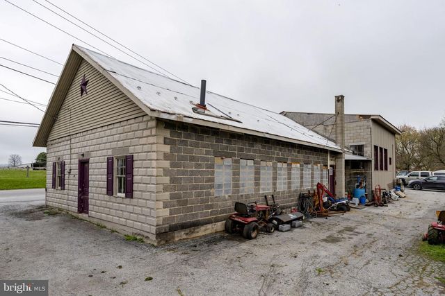 5242 OLD PHILADELPHIA PIKE, Kinzers, PA 17535
