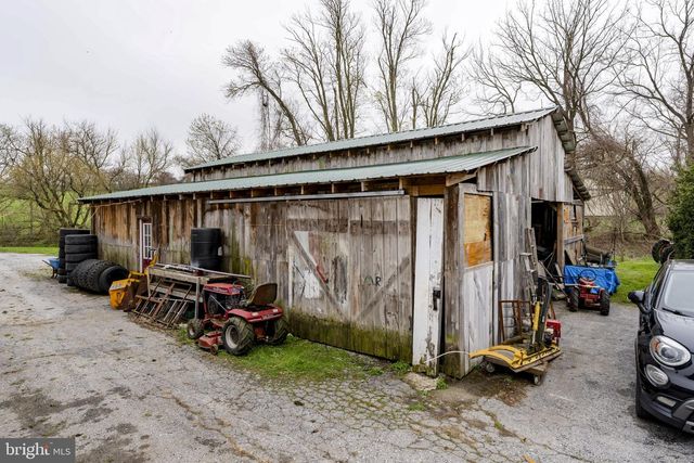 5242 OLD PHILADELPHIA PIKE, Kinzers, PA 17535