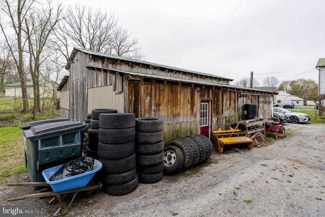 5242 OLD PHILADELPHIA PIKE, Kinzers, PA 17535