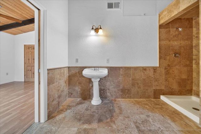 111 Hillside Road, San Juan Bautista, CA 95045