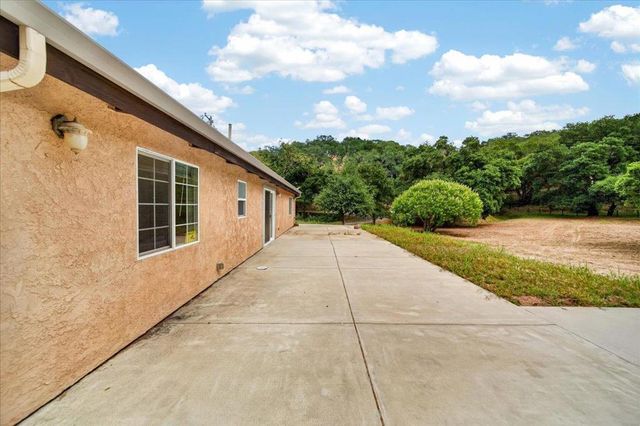 111 Hillside Road, San Juan Bautista, CA 95045