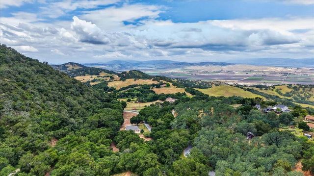 111 Hillside Road, San Juan Bautista, CA 95045