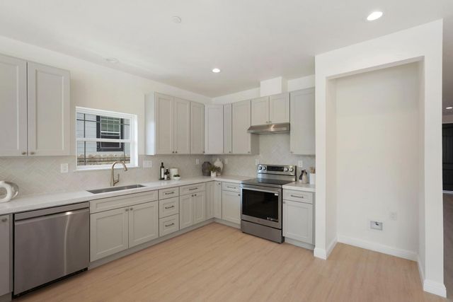 1721 N Golden Gate Ave, Stockton, CA 95205