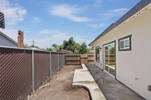 1721 N Golden Gate Ave, Stockton, CA 95205