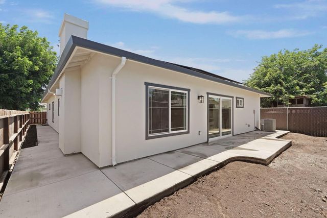 1721 N Golden Gate Ave, Stockton, CA 95205
