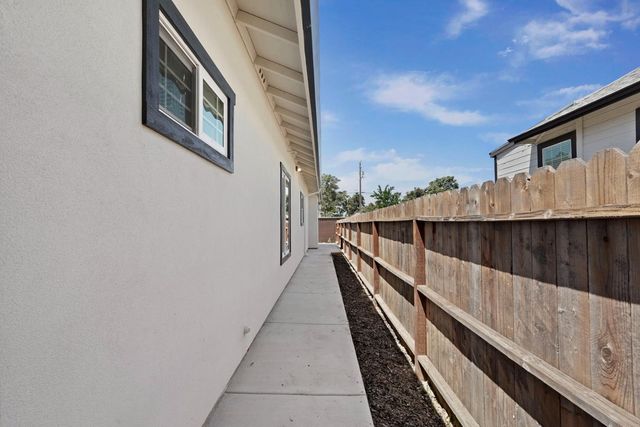 1721 N Golden Gate Ave, Stockton, CA 95205