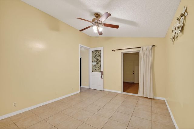 5221 Arbor Glen Circle, Lake Worth, FL 33463