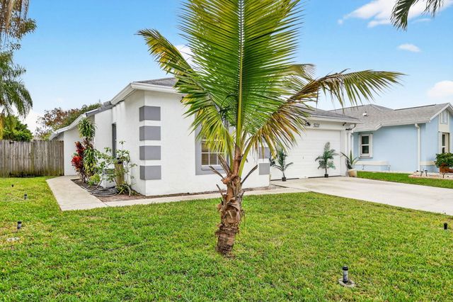 5221 Arbor Glen Circle, Lake Worth, FL 33463