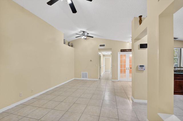 5221 Arbor Glen Circle, Lake Worth, FL 33463