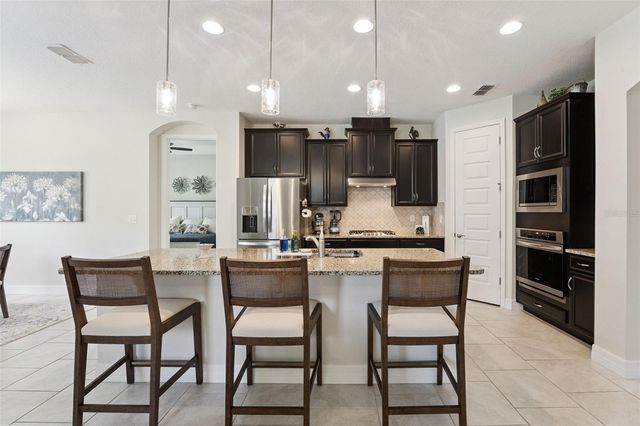 1048 WOOD DALE CIRCLE, Oviedo, FL 32765